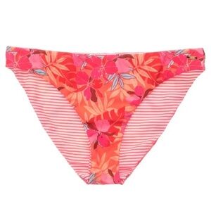 NWT Snapper Rock Reversible Bikini Bottoms in Size Medium.
